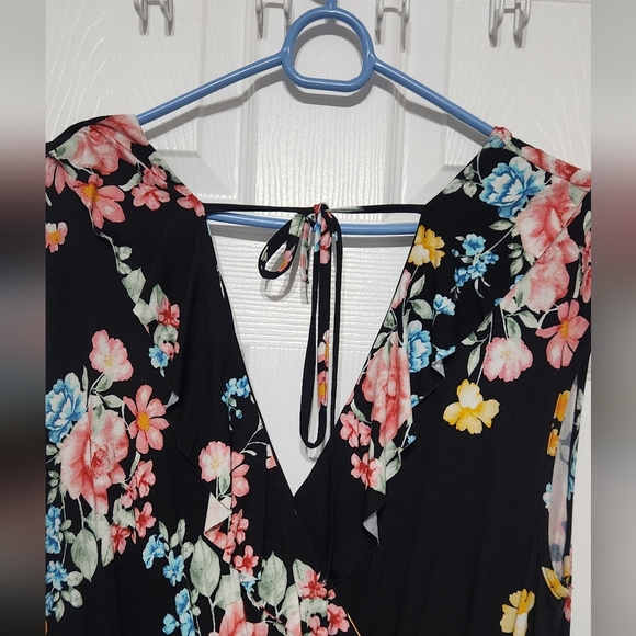 Floral V-Neck Dress - Picture 4 of 4